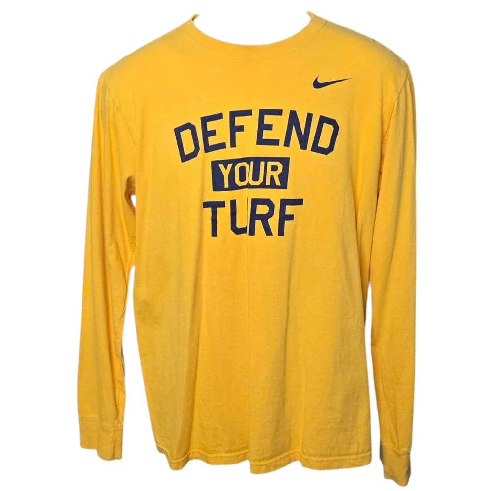 Nike Mens Defend Your Turf T Shirt Size M Athletic Sports Gym Fitness Workout